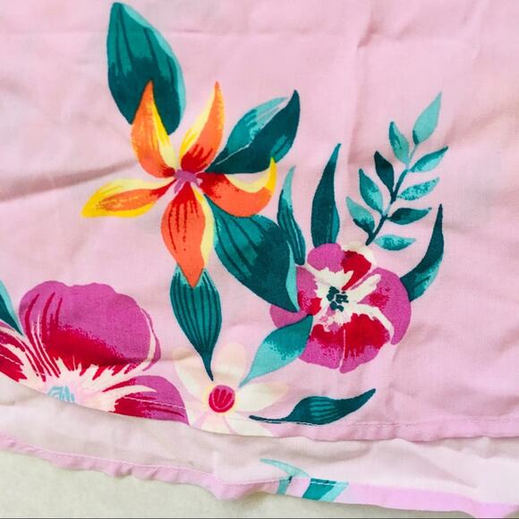 Old Navy | V-neck Large Floral Print Tank NWT - Picture 2 of 5